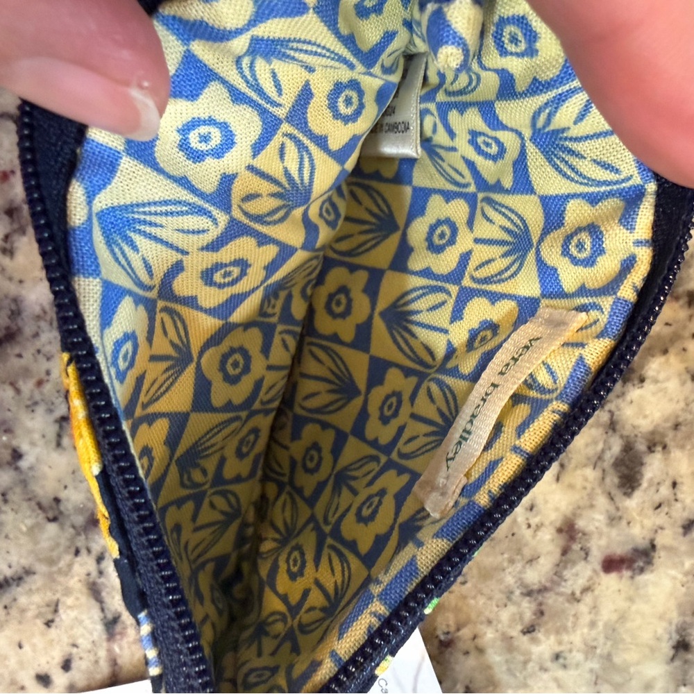 Vera Bradley Daffodils Zip Card Pouch Lanyard - Picture 4 of 5